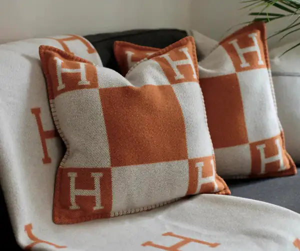 Luxury H Blanket